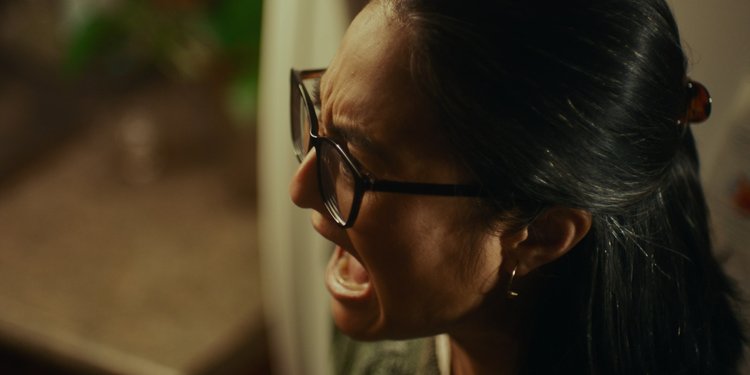 Tatiana Ashton screaming in short film Desync, directed by Minerva Navasca.