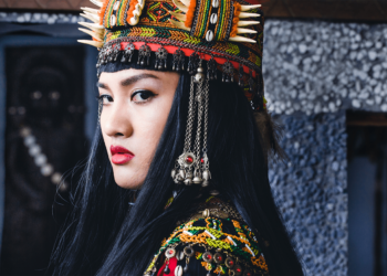 Utjung Tjakivalid as Alifu in Alifu, The Prince/ss