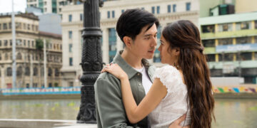 Paulo Avelino as Jolo and Kim Chiu as Sari embracing in My Love Will Make You Disappear