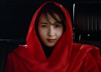 Machiko Washio as Washio Midori in The Red Spectacles